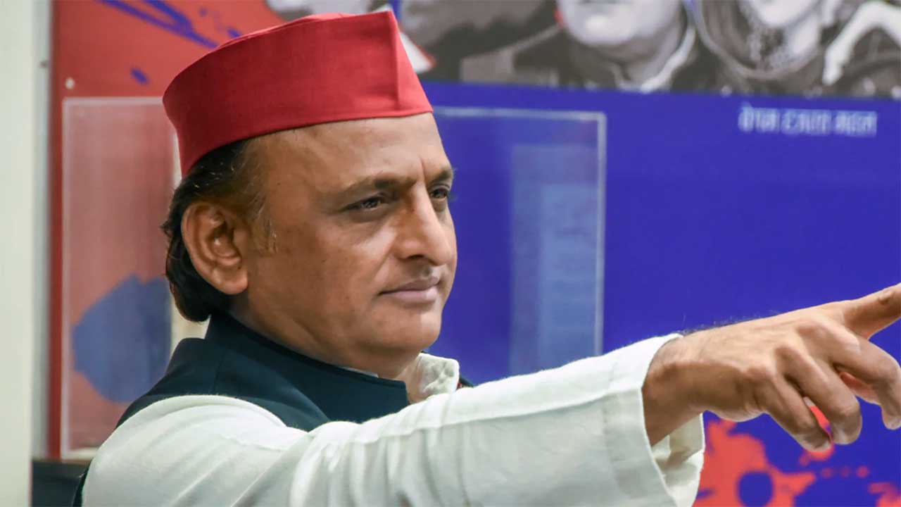 Akhilesh Yadav का बड़ा ऐलान: सरकार बनी तो लागू होगी Old Pension Scheme, डिग्री कॉलेजों से खत्म होगा Semester System