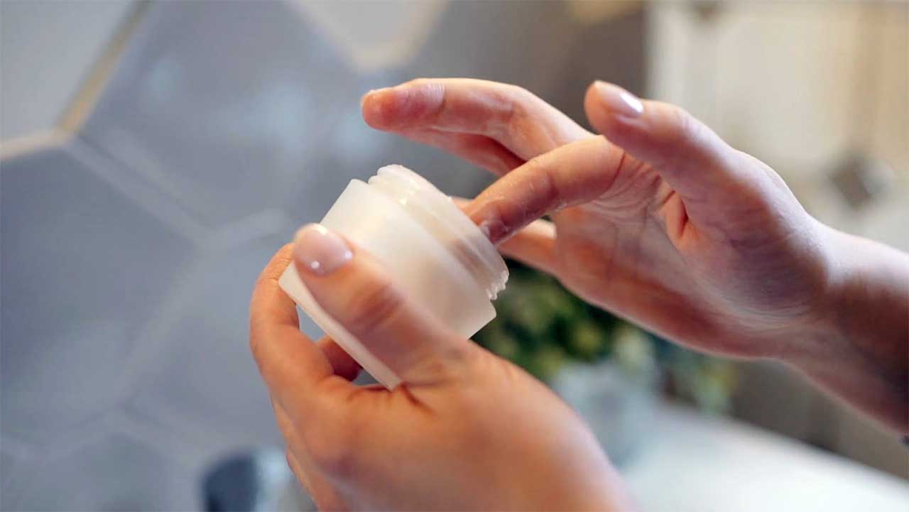 CDSCO का बड़ा Health Alert: Pakistan की इन 2 Whitening Creams पर रोक, इस्तेमाल किया तो हो सकता है गंभीर नुकसान