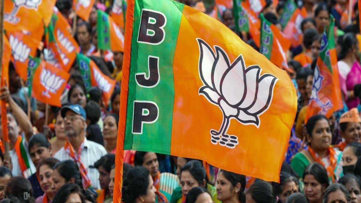 UP MLC Election 2026: BJP ने 6 उम्मीदवार उतारकर बढ़ाई हलचल, जानिए किस सीट से कौन मैदान में