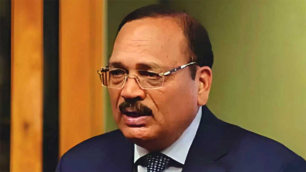 अक्षत त्रिपाठी मामले में CJI की फटकार के बाद पुलिस का बड़ा बयान, DM को लेकर दावे पर दी सफाई