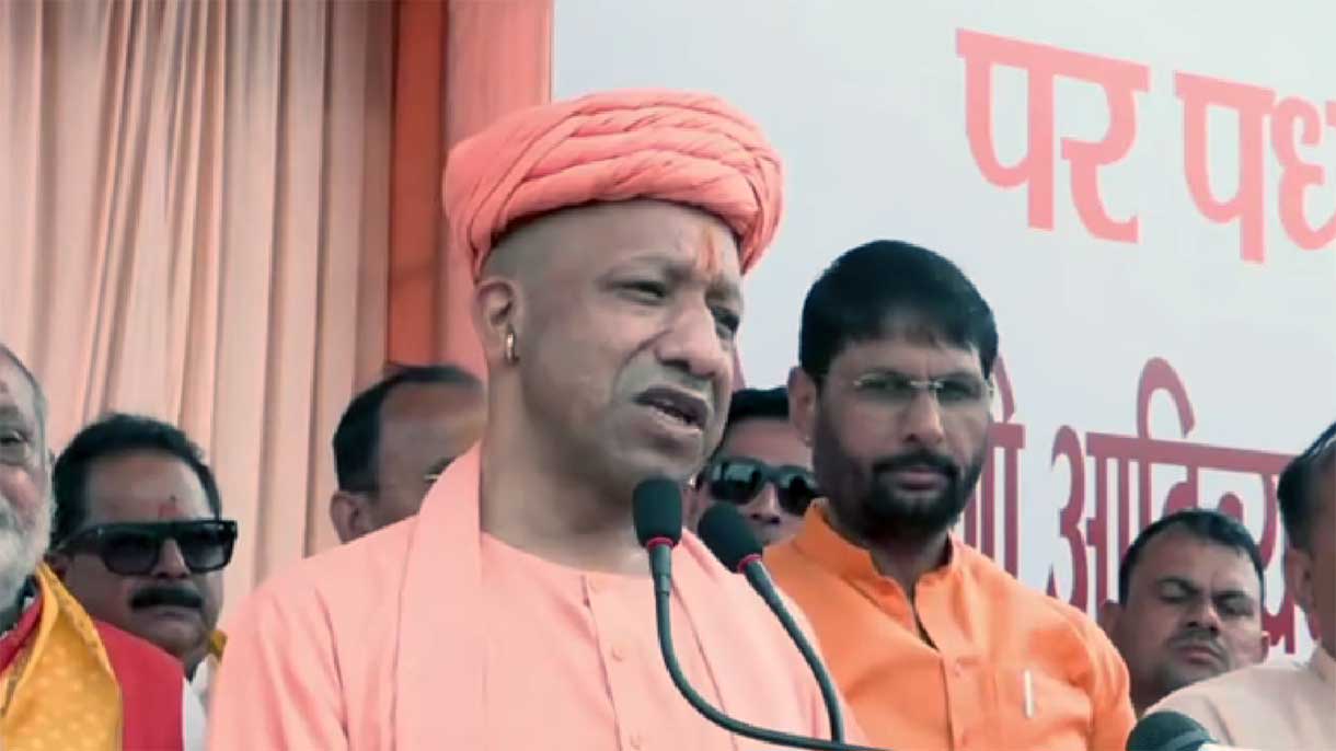 Janmashtami 2026: मथुरा में CM योगी का बड़ा ऐलान, काशी-अयोध्या जैसा भव्य परिसर बनाने की बात