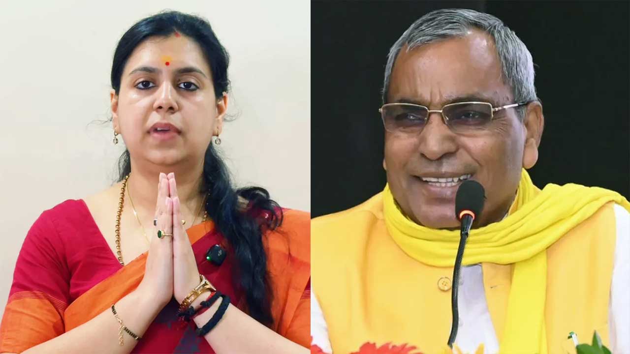 IAS की नौकरी छोड़कर राजनीति में उतरेंगी दिव्या मित्तल! ओम प्रकाश राजभर बोले- जिसके पास पैसा...