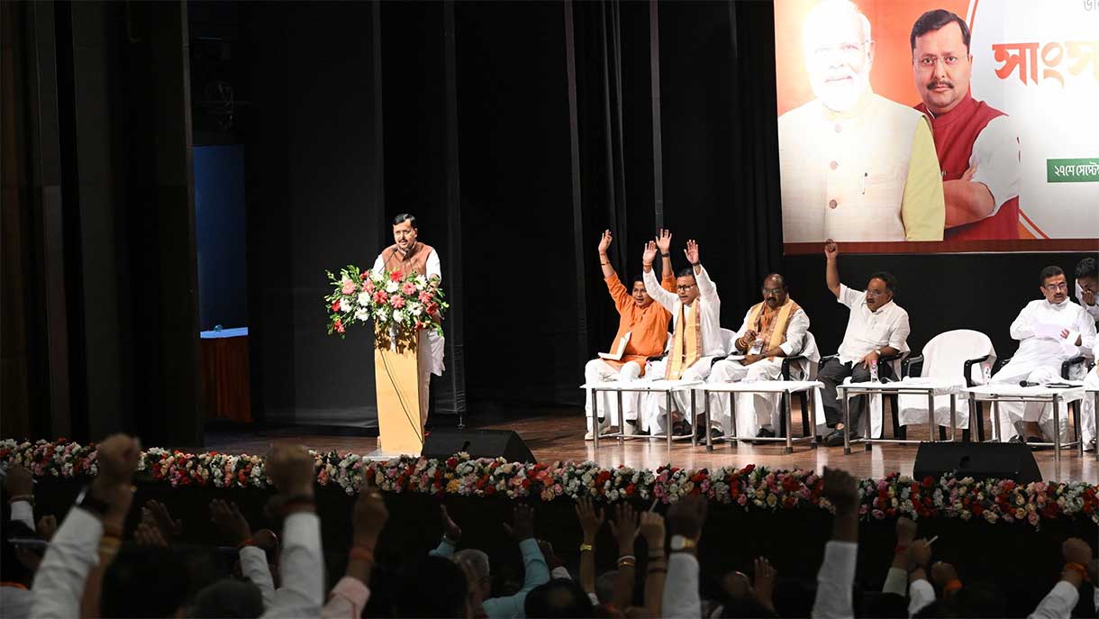 बंगाल दौरे पर BJP अध्यक्ष नितिन नबीन, सांसदों-विधायकों संग बैठक; संगठन और आगे की रणनीति पर मंथन