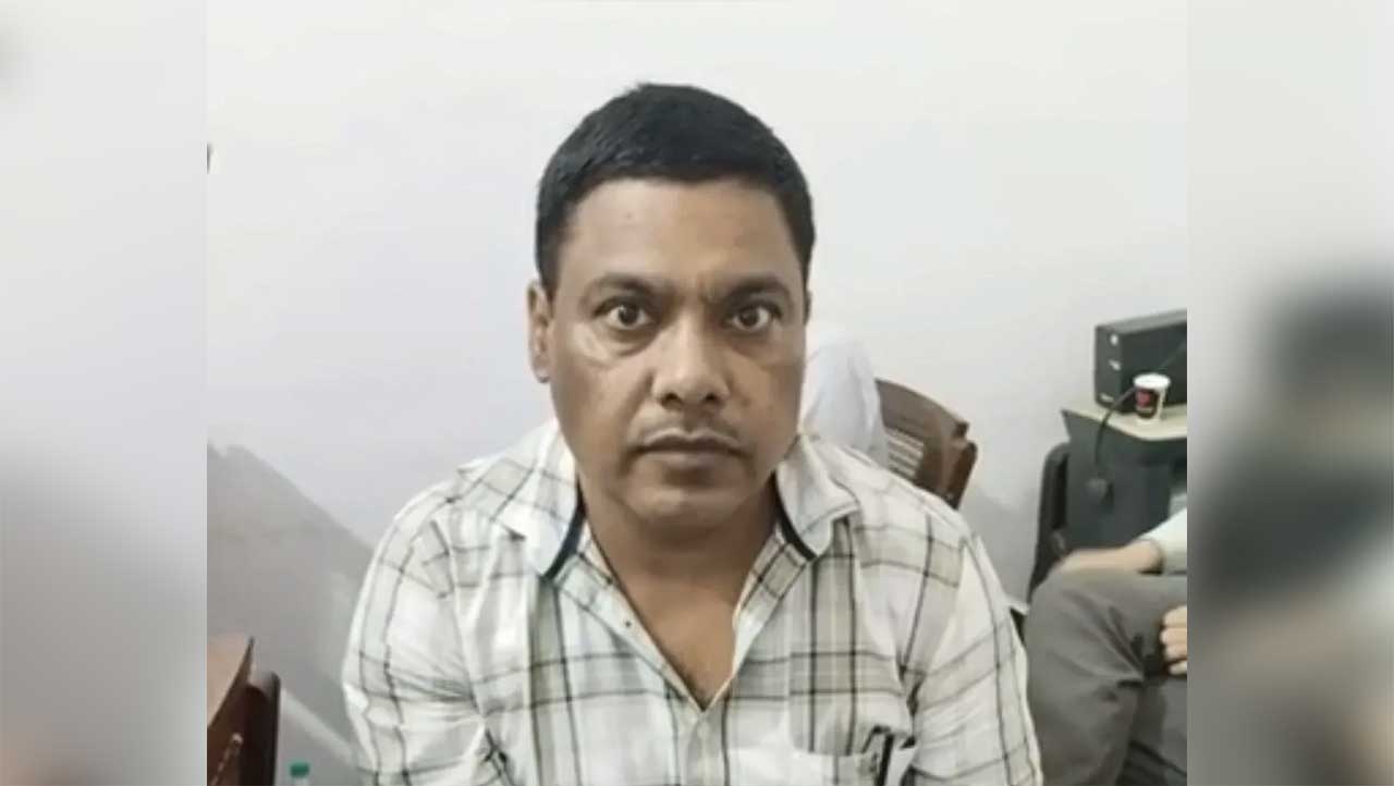 Moradabad में रिश्वतखोरी का बड़ा खुलासा! DDC के पेशकार को 50 हजार लेते ACB ने रंगे हाथ दबोचा