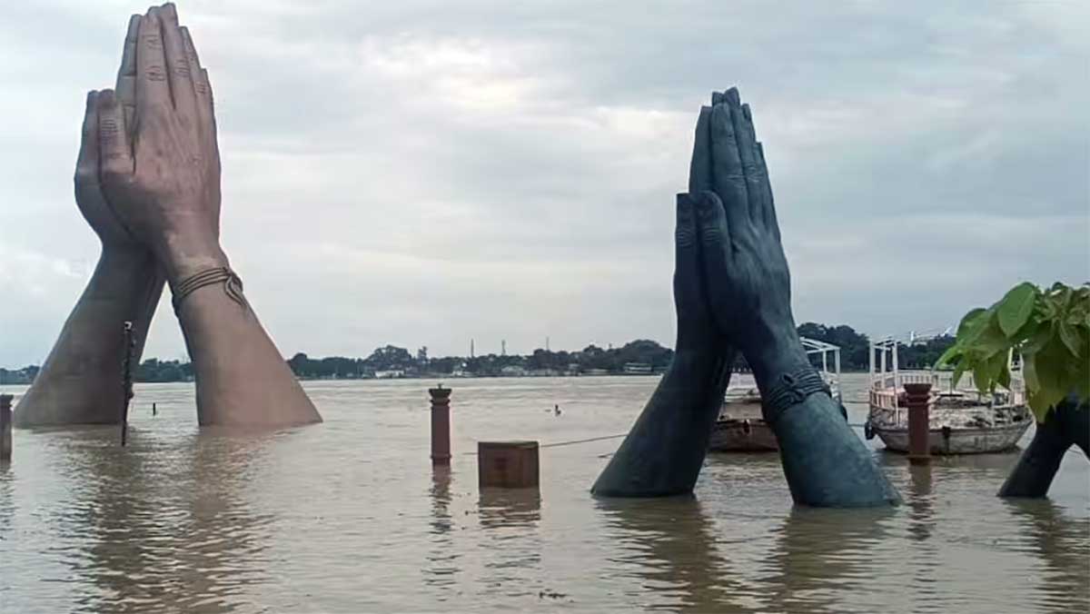 वाराणसी में फिर बढ़ी गंगा की रफ्तार, 2 cm प्रति घंटे चढ़ रहा पानी; अगले 48 घंटे अहम