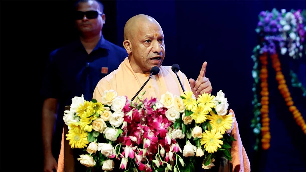 राम के बाद अब कृष्ण पर BJP का दांव! मथुरा को 977 करोड़ की सौगात देंगे CM योगी, चुनाव से पहले सियासी संदेश?