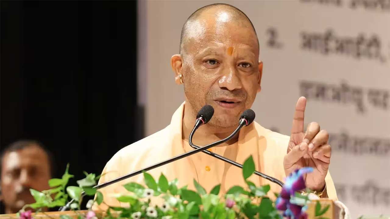 UP में Insurance को लेकर बड़ा जोर, बीमा एजेंट पॉलिसी की पूरी शर्तों की दें जानकारी