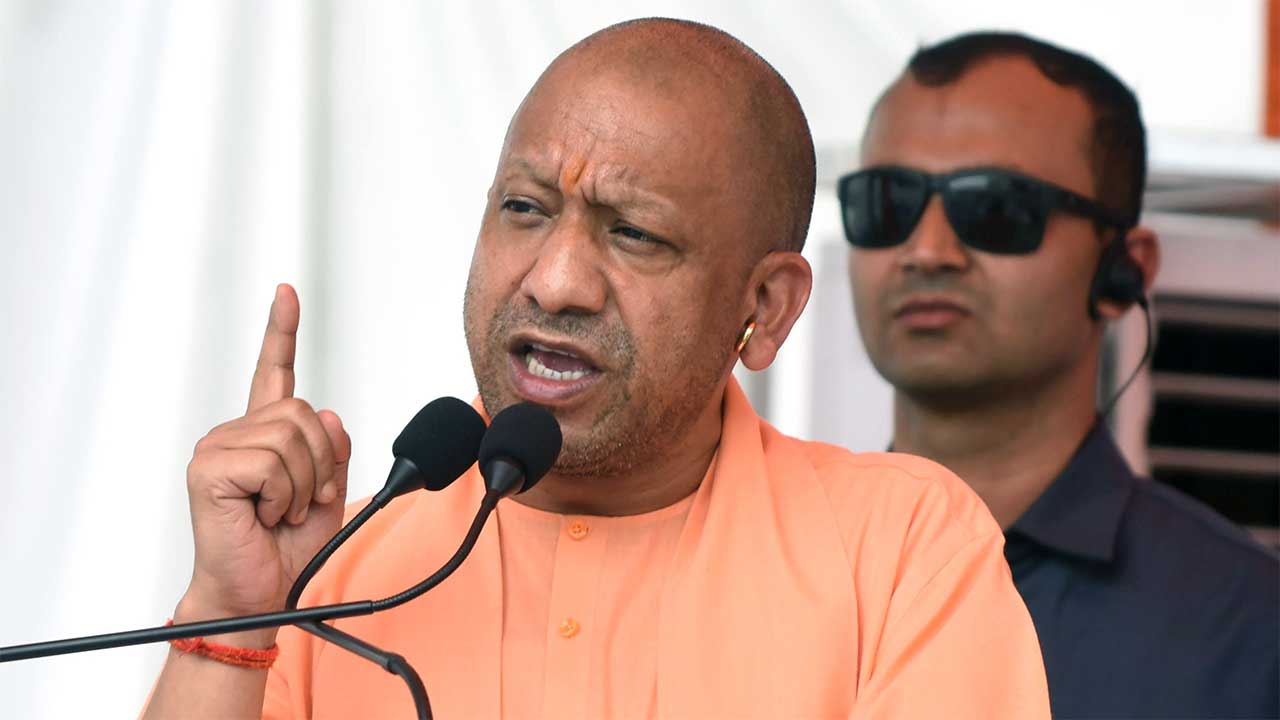 UP Pension Hike: योगी सरकार का बुजुर्गों, महिलाओं और दिव्यांगों को बड़ा तोहफा! ₹1000 की पेंशन बढ़कर होगी ₹1500?