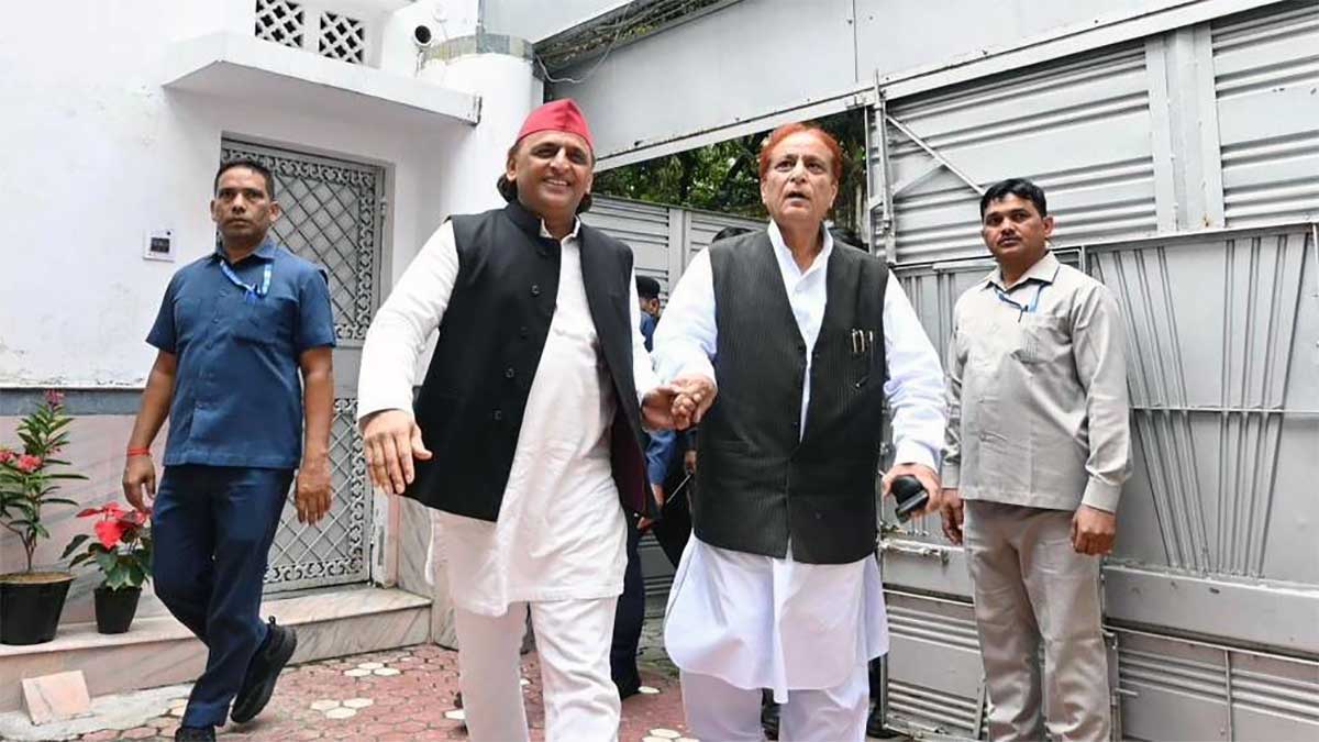 Azam Khan ने 15 सीटों की मांग की या नहीं? अखिलेश यादव के इस बयान से UP की सियासत में मची हलचल