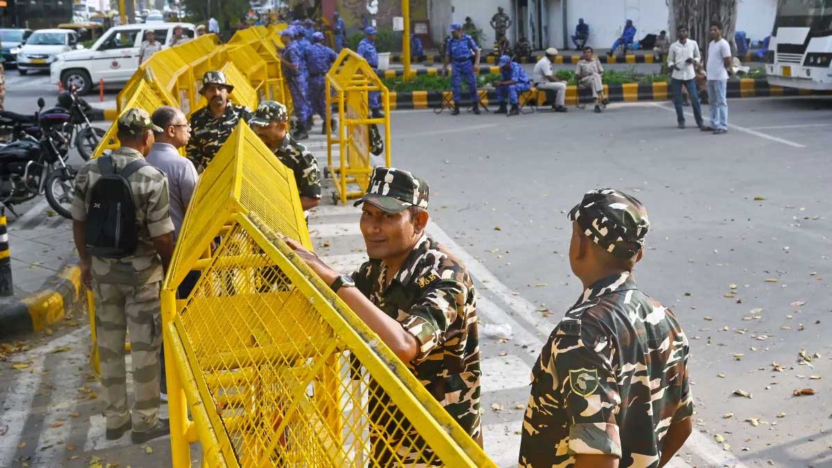 CJP Protest: दिल्ली में प्रदर्शन से पहले बड़ी कार्रवाई, अभिजीत दीपके से तुषार गांधी तक कई लोग हिरासत में