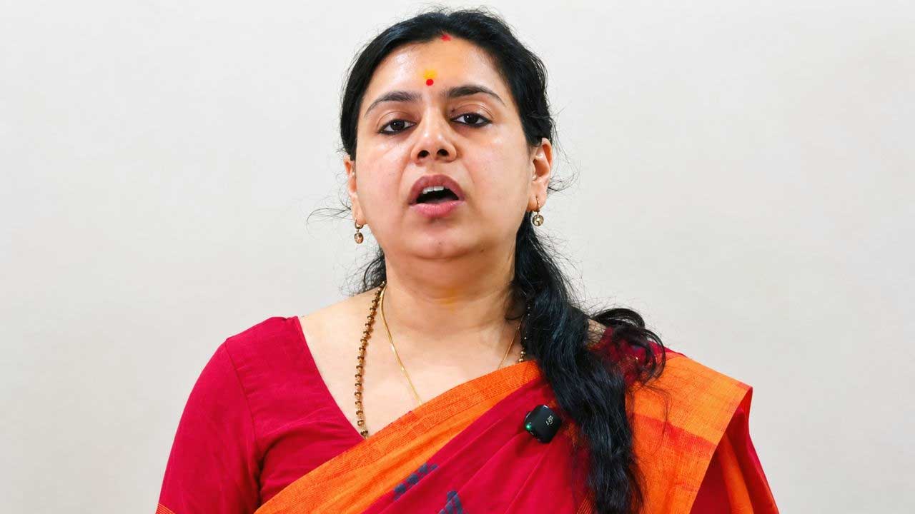 पूर्व IAS दिव्या मित्तल ने बनाई नई पार्टी जननीति भारत, 2027 UP चुनाव में उतरेगी! जनता से किए 3 बड़े वादे, बोलीं- हमारे पास फंड्स...