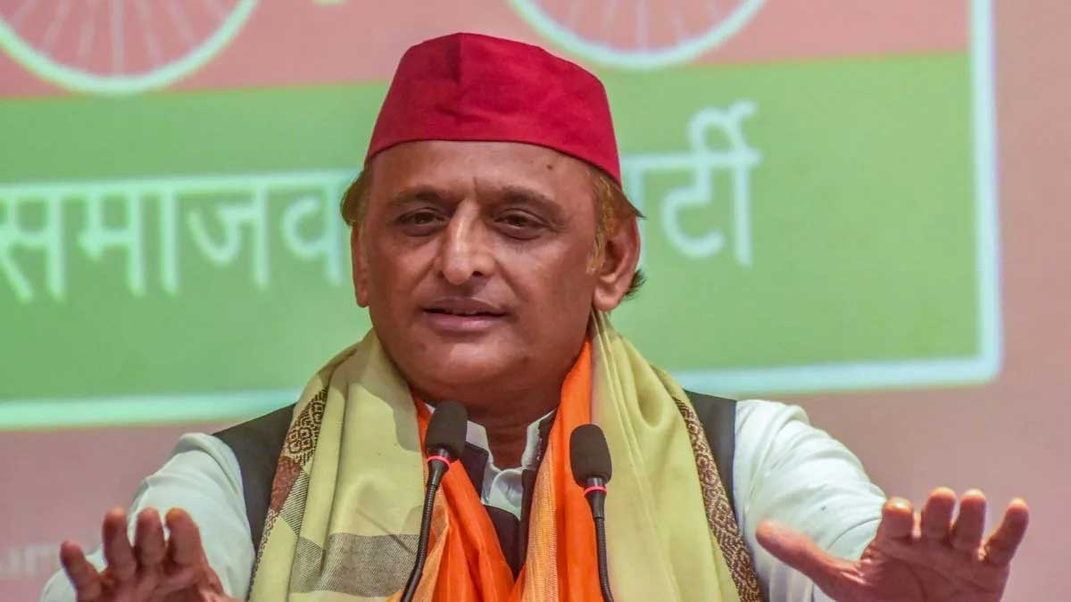 UP Politics: अखिलेश यादव का बड़ा दावा, बोले- सपा की जीत से केशव मौर्य भी अंदर ही अंदर खुश!