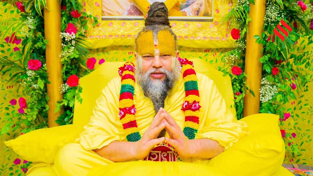 Vrindavan में प्रेमानंद महाराज के आश्रम के बाहर हाईवोल्टेज ड्रामा! लापता बेटे की तलाश में पहुंचे माता-पिता से मारपीट का आरोप