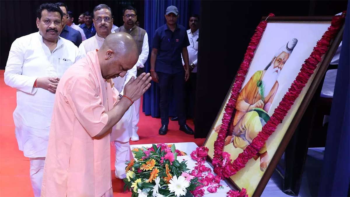 Valmiki Jayanti 2026: बिठूर के वाल्मीकि आश्रम पहुंचे CM योगी, प्राचीन शिवलिंग की पूजा कर सीता कुटिया में किए दर्शन