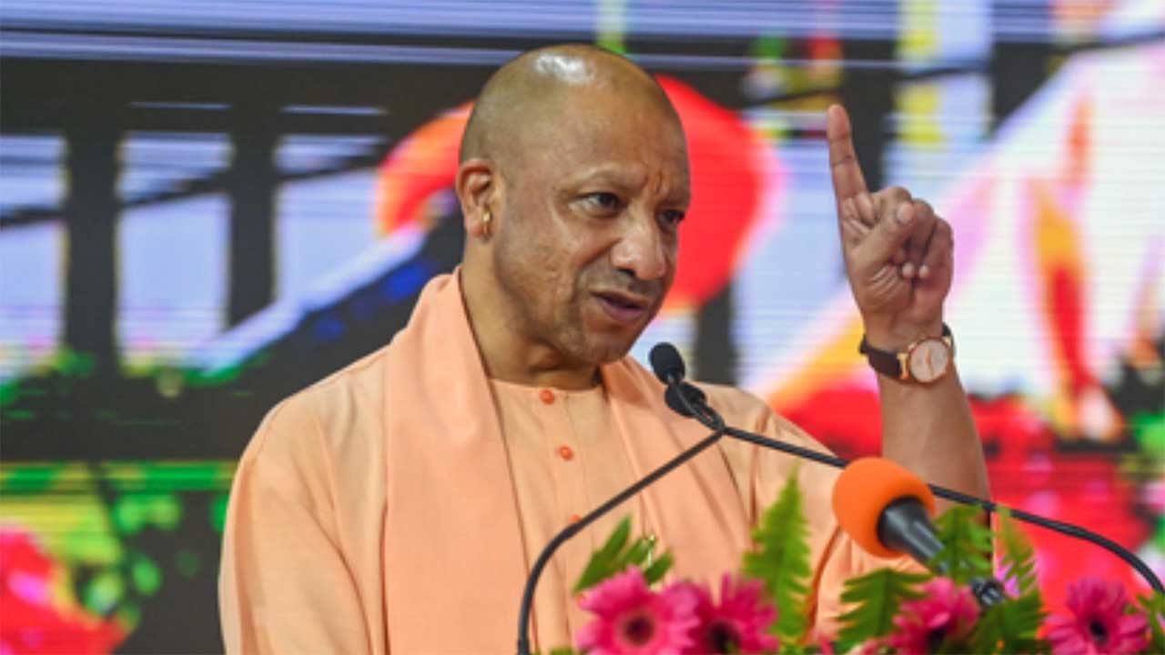 UP Politics: CM योगी को BJP विधायक ने बताया ‘कलयुग का हनुमान’, 2027 में जीत का किया बड़ा दावा