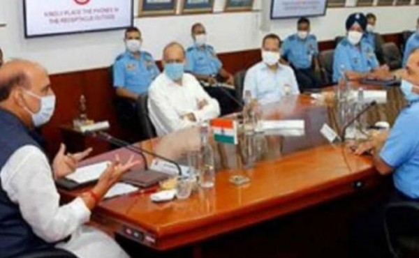 क्या चीन से युद्ध की है तैयारी, रक्षा मंत्री राजनाथ सिंह ने वायुसेना को किया अलर्ट !