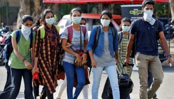 घर पर भी मास्क जरूरी, जानिए ऐसा क्यों कह रहे विशेषज्ञ?