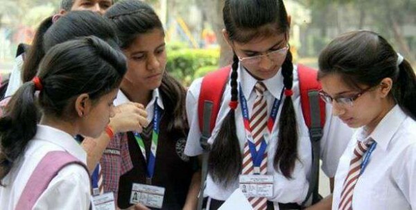 छात्रों की बल्‍ले-बल्‍ले : बिना परीक्षा पास होंगे गुजरात के 81 लाख छात्र