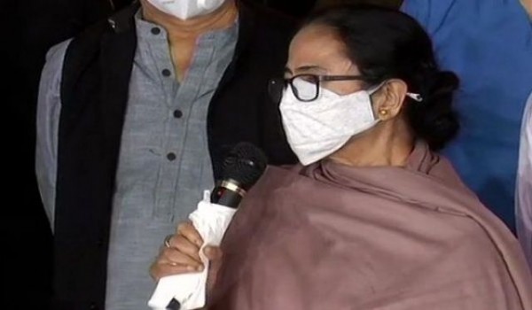 सौरभ गांगुली से मिलने अस्पताल पहुंची मुख्यमंत्री ममता बनर्जी