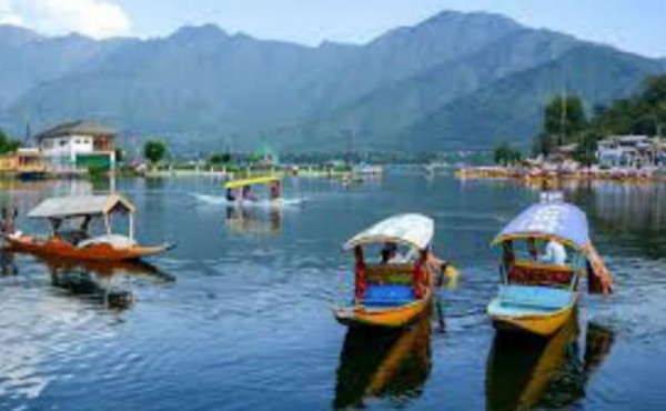 केंद्रीय कर्मचारियों की LTC सुविधा में इजाफा, कश्मीर और लद्दाख की सैर को बढ़ावा