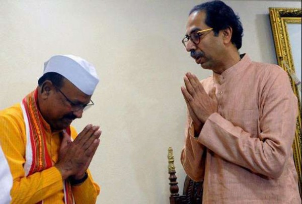 महाराष्ट्र: उद्धव सरकार में तनातनी जारी, अब्दुल सत्तार का मंत्री पद से इस्तीफा
