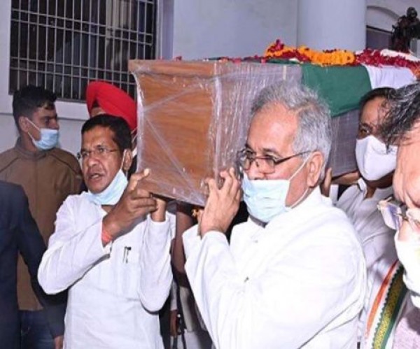 पंचतत्व में विलीन हुए मोतीलाल वोरा
