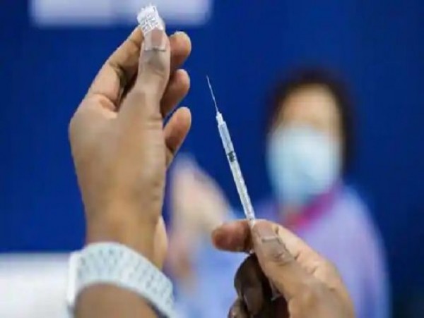 पहली डोज़ ले चुके लोगों को दूसरी खुराक के लिए दी जाए प्राथमिकता