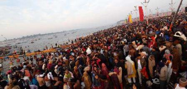 मौनी अमावस्या 2020: संगम पर उमड़ी आस्था, एक करोड़ श्रद्धालुओं ने लगाई पुण्य की डुबकी