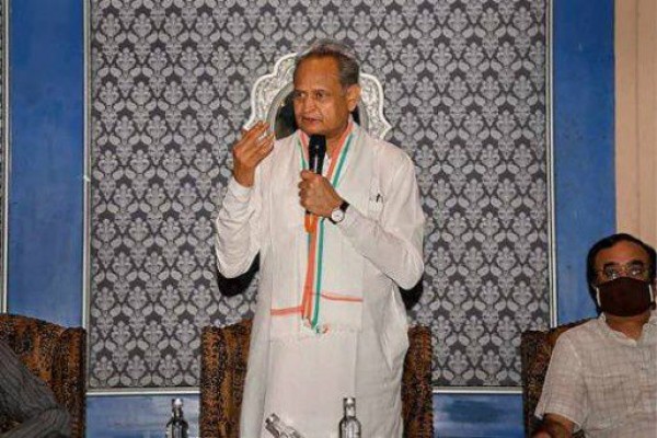 इन छापों से हम घबराने वाले नहीं: अशोक गहलोत