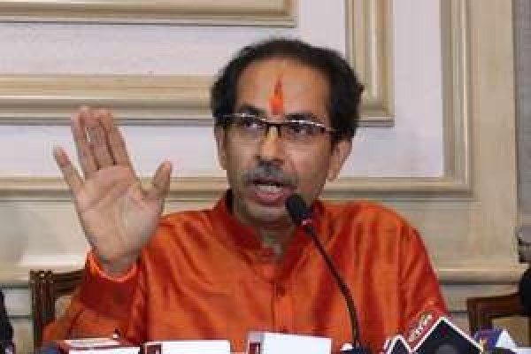 कोरोना संकट के बीच सीएम उद्धव ने बचाई अपनी कुर्सी