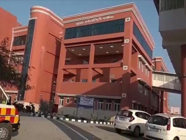 मेरठ: लैब के अंदर से कोरोना टेस्ट सैंपल छीनकर भागा बंदर , संक्रमण फैलने का भय