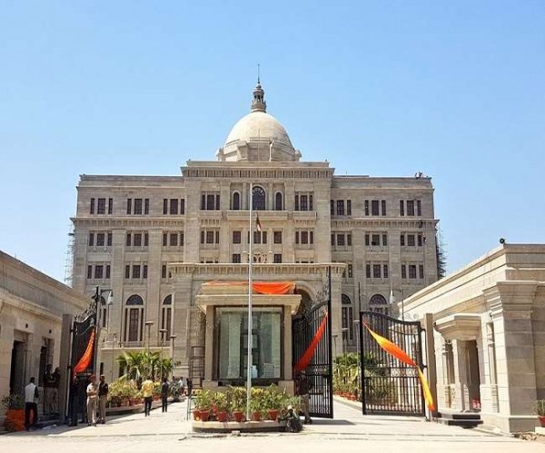 सीएम कार्यालय परिसर में भी कोरोना की दस्तक, UP में बढ़ रहा मौत का आंकड़ा