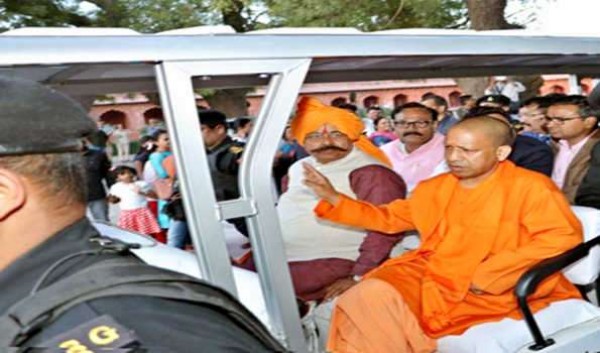 सीएम योगी ने आगरा में की अमेरिका के राष्ट्रपति ट्रंप के आगमन की तैयारियों की समीक्षा
