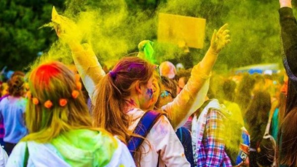 कोरोना: होली और अन्य त्योहारों को लेकर दिल्ली से बिहार तक प्रशासन सतर्क