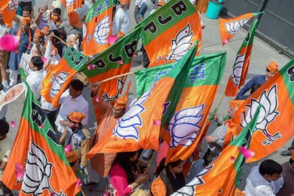 गुजरात: भाजपा ने निर्देशों की अवहेलना करने के लिए 38 पार्षदों को किया निलंबित