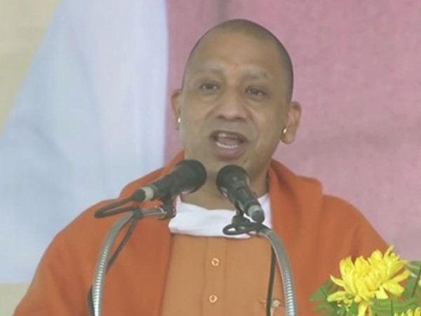 अटल पुरस्कार पर यूपी में छिड़ी सियासत, समाजवादी पार्टी और बीजेपी में तू-तू मैं मैं