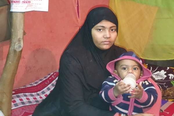 शाहीन बाग में 4 महीने के बच्चे की ठंड से मौत, केंद्र पर आरोप