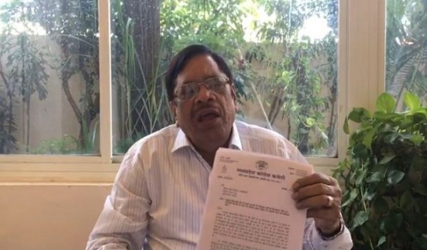 कांग्रेस का आरोप मतदाताओं को साड़ियाँ बांटकर दिया जा रहा प्रलोभन