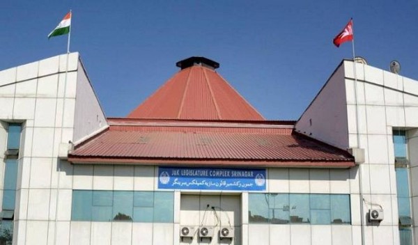 जम्मू कश्मीर में विधायक नहीं होने पर केंद्र सरकार सीधी निर्वाचित जिला स्तरीय परिषद बनाएगी