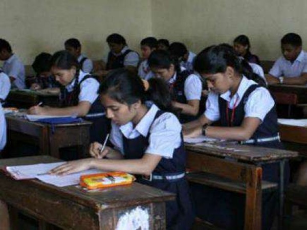 यूपी बोर्ड परीक्षा में छात्र-छात्राओं को हर पन्ने पर लिखना होगा रोल नंबर