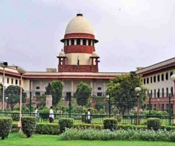 मैला ढोने की प्रथा पर जवाब देने के लिए बाध्य नहीं कर सकते