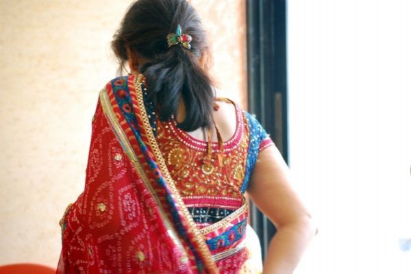 महिला के साथ घर मे घुसकर मारपीट और गंदी हरकत