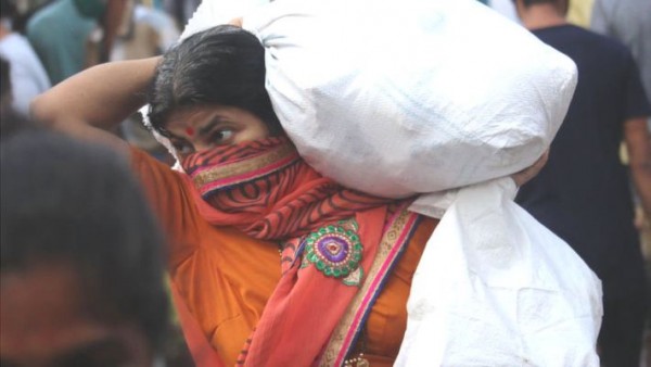 प्रवासी मज़दूर संकट: क्या खाने-पीने की कमी से दंगे भी हो सकते हैं?
