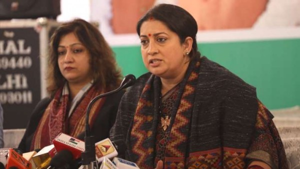 स्मृति का केजरीवाल सरकार पर हमला, निर्भया के नाबालिग दोषी को 10 हजार रुपए क्यों दिए?