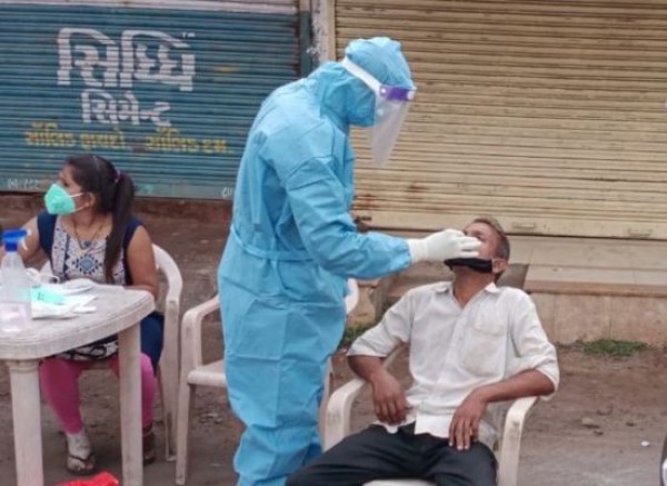  धीमी पड़ रही कोरोना संक्रमण की रफ्तार, 10 राज्यों में अभी खतरा बरकरार