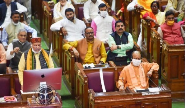 योगी सरकार ने युवाओं के लिए खोला खजाना,