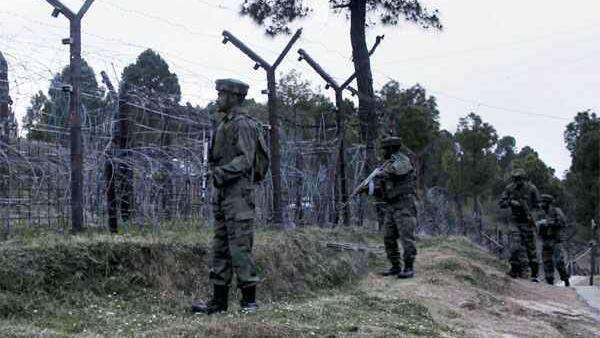 एलओसी पर भारतीय की जवाबी कार्रवाई, पाक की कई चौकियां तबाह