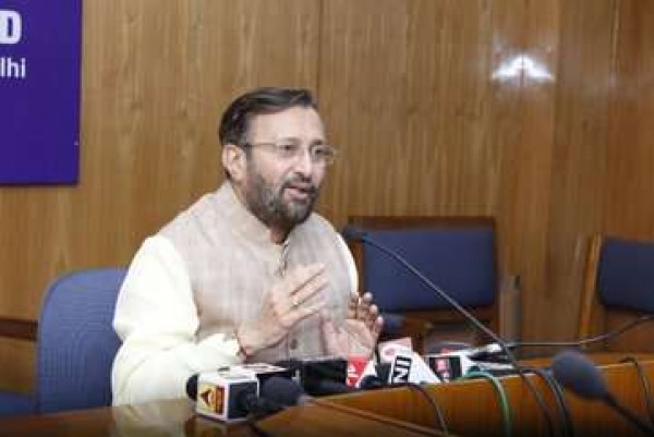 जलवायु परिवर्तन के खिलाफ साथ मिलकर काम करना जरूरी : जावड़ेकर