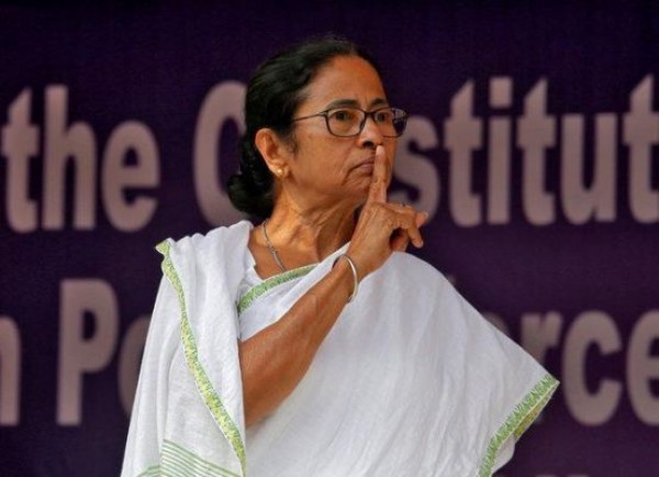 सीएम ममता ने राज्यपाल जगदीप धनखड़ पर बोला हमला, कहा-एक भ्रष्ट आदमी हैं, गवर्नर