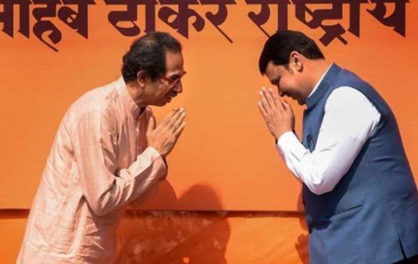सीएम ठाकरे ने फड़नवीस और नितिन गडकरी की सराहना की
